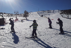 Vacances au ski : une assurance neige est-elle obligatoire ?